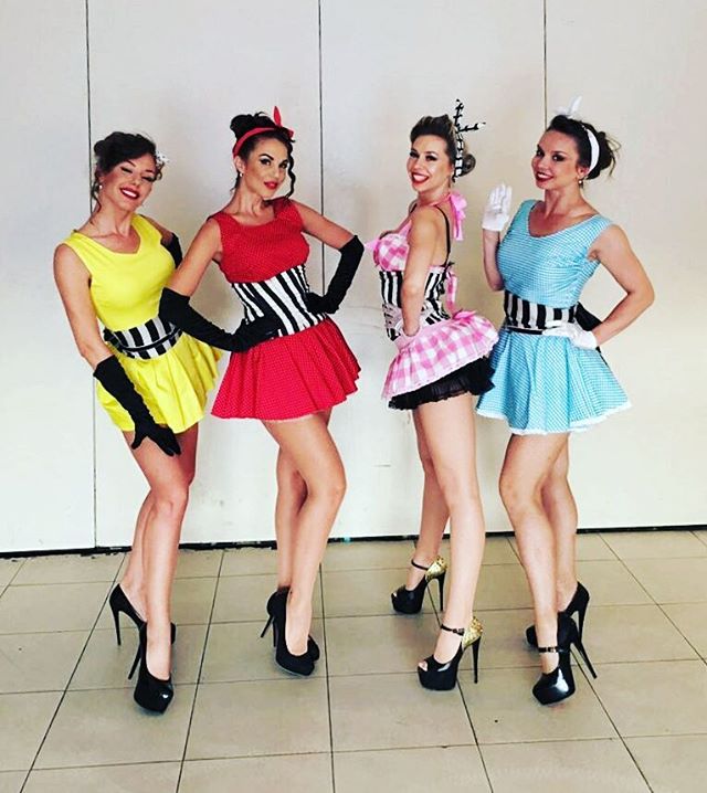 Dansçı Kızlar